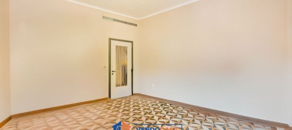Apartamento de 4 divisões em Turin, Italy N.º 271223 3