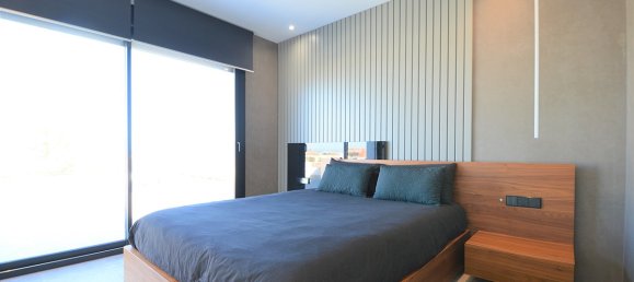 4 bedrooms Villa in Villamartin, Spain No. 1098 9