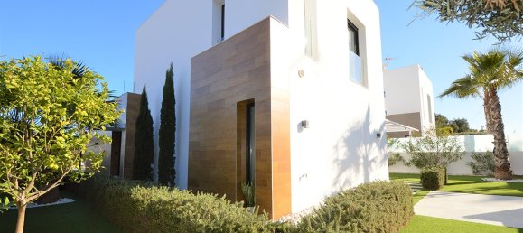 4 bedrooms Villa in Villamartin, Spain No. 1098 4