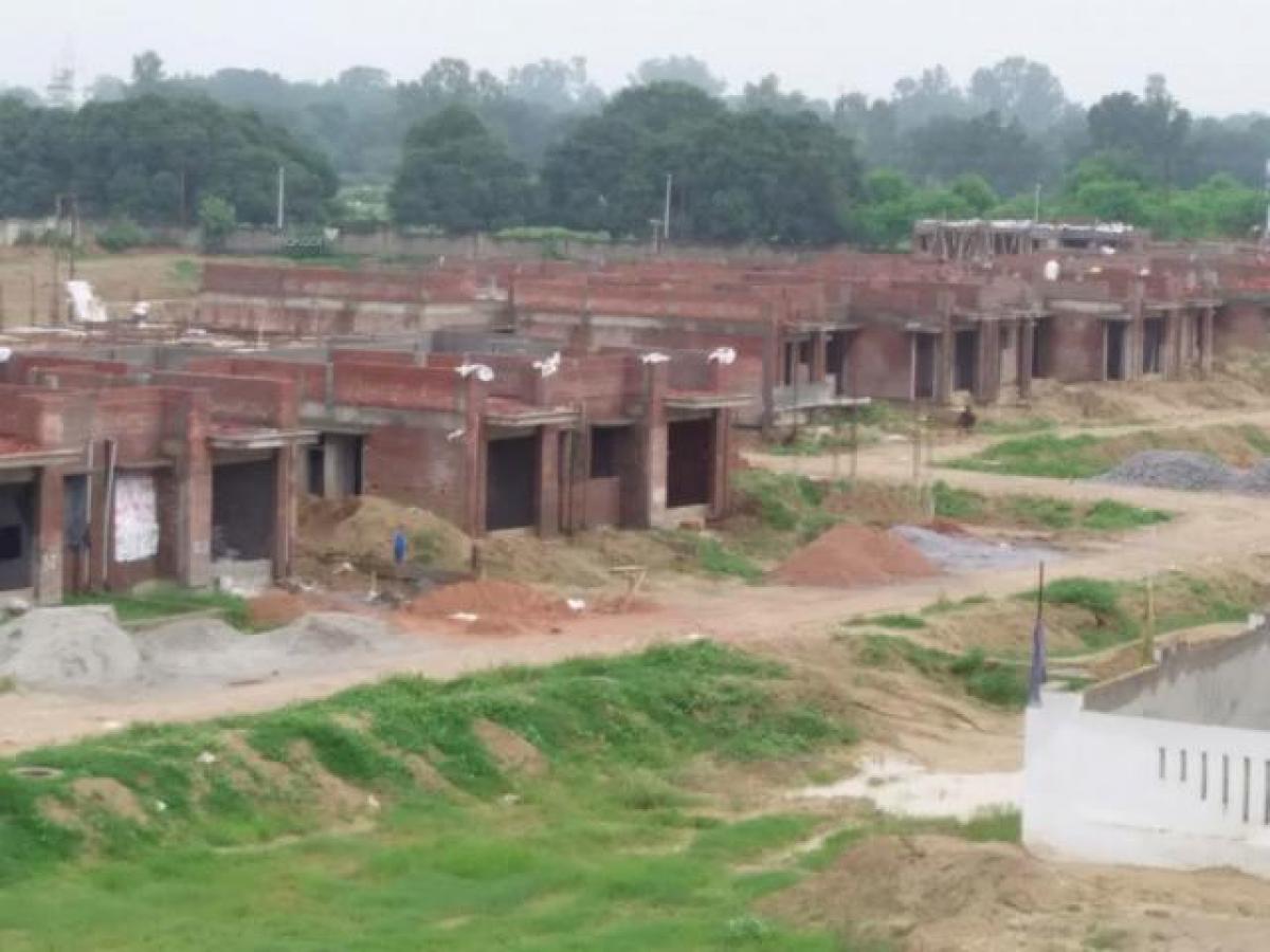 Terrain à Lucknow, India No. 31430