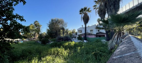 5 bedrooms Villa in Marbella, Spain No. 59956 2