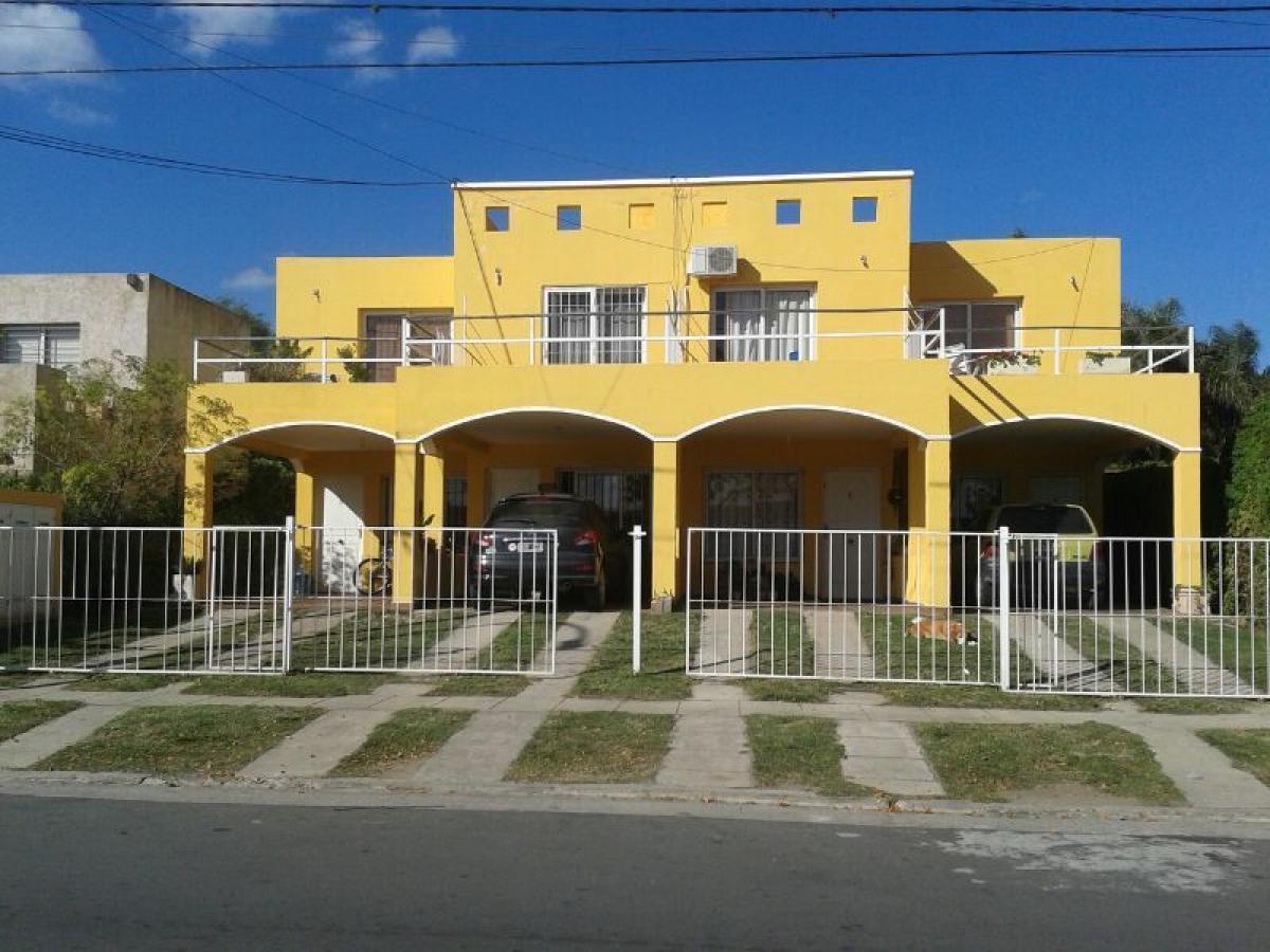 450m² Commercial property in Cordoba, Argentina No. 26343