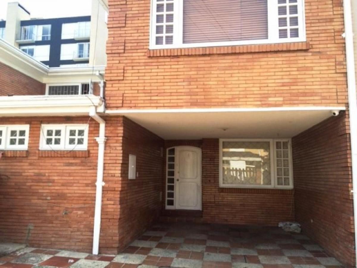 6 bedrooms House in Bogota, Colombia No. 10317
