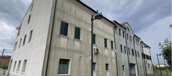 76m² Commercial property in Campodarsego, Italy No. 220902 5