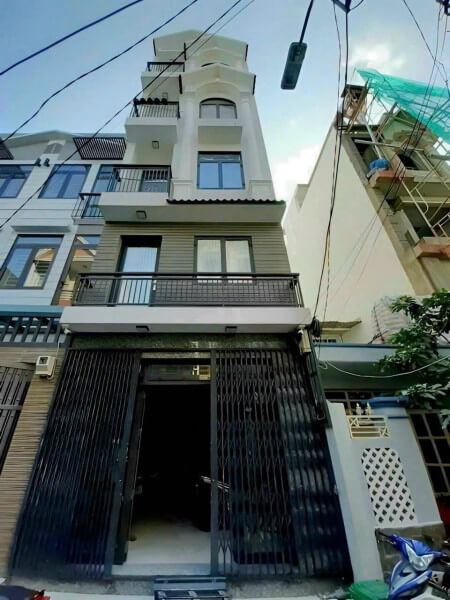 52m² House in District 7, Vietnam No. 7357