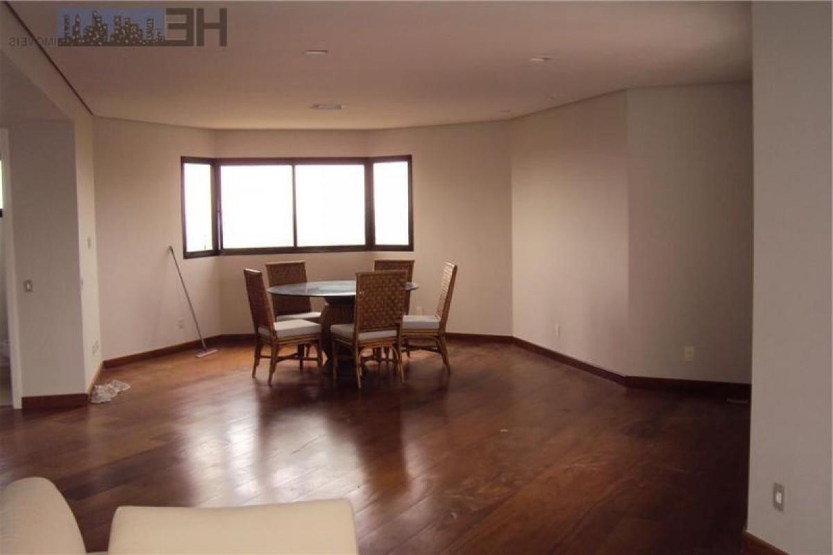 Apartamento de 3 dormitorios en Sao Paulo, Brazil No. 439324