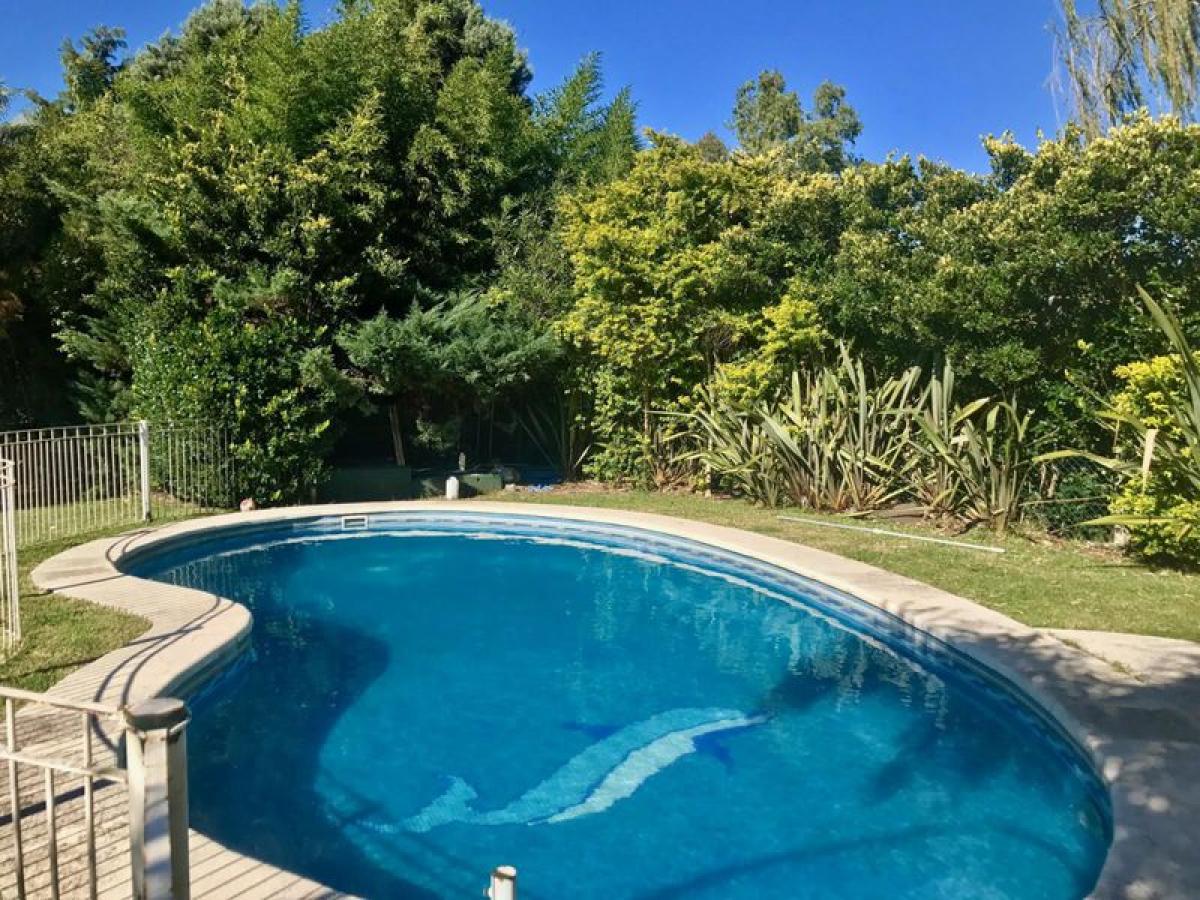 3 bedrooms House in Esteban Echeverria, Argentina No. 10167