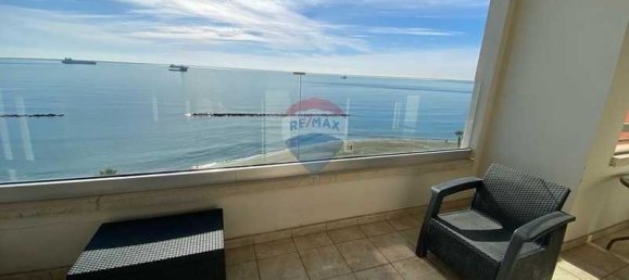 3 bedrooms Apartment in Limassol, Cyprus No. 19709 3