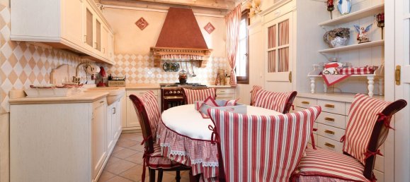 3-salle Appartement à Peschiera del Garda, Italy No. 83376 2