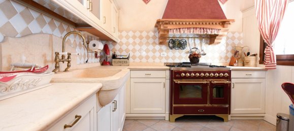 3-salle Appartement à Peschiera del Garda, Italy No. 83376 3