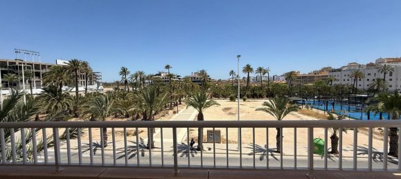 Apartamento de 3 dormitorios en Alicante, Spain No. 166810 10