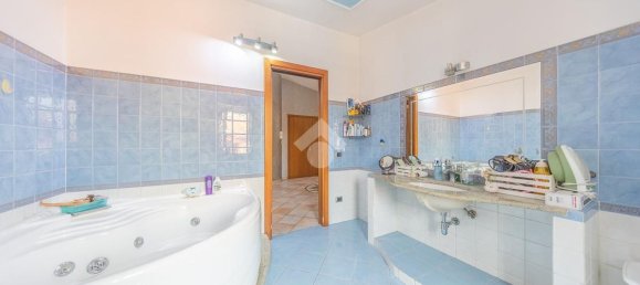 3 rooms Apartment in Rome, Italy No. 281236 11