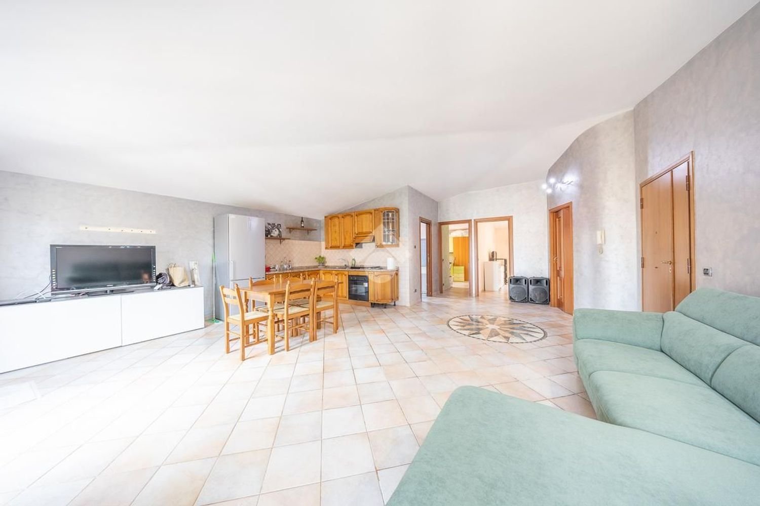 3 rooms Apartment in Rome, Italy No. 281236