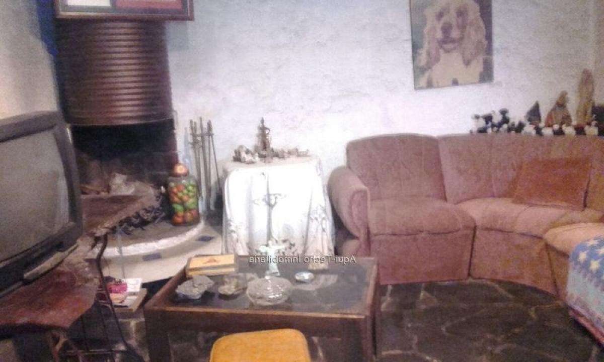 3 bedrooms House in Montevideo, Uruguay No. 8984