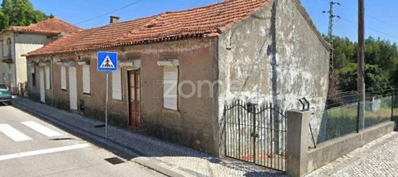 9 bedrooms House in Sao Joao da Madeira, Portugal No. 24205 3