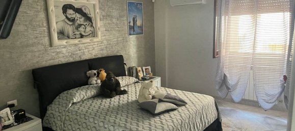 4 bedrooms Apartment in Palermo, Italy No. 52264 8