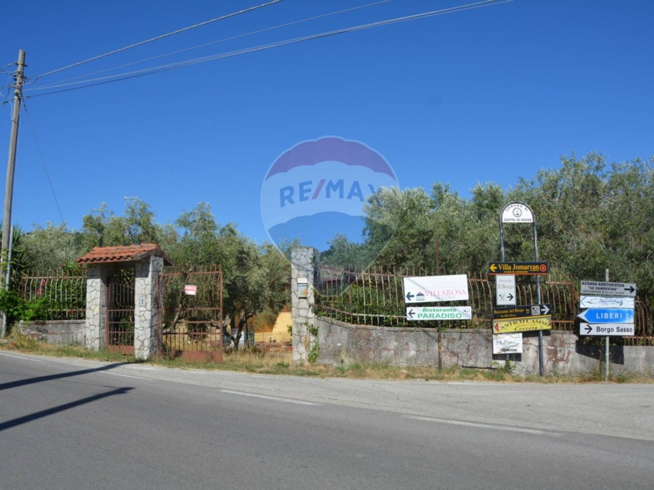 3 Schlafzimmer Villa in Castel di Sasso, Italy, Nr. 270463