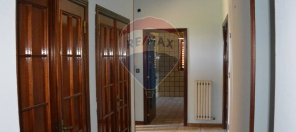 3 Schlafzimmer Villa in Castel di Sasso, Italy, Nr. 270463 5