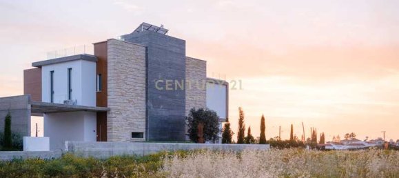 4 bedrooms Villa in Pegeia, Cyprus No. 18425 8