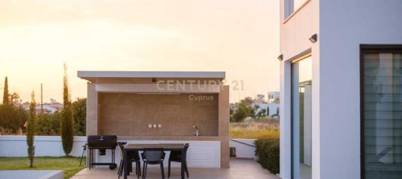 4 bedrooms Villa in Pegeia, Cyprus No. 18425 6