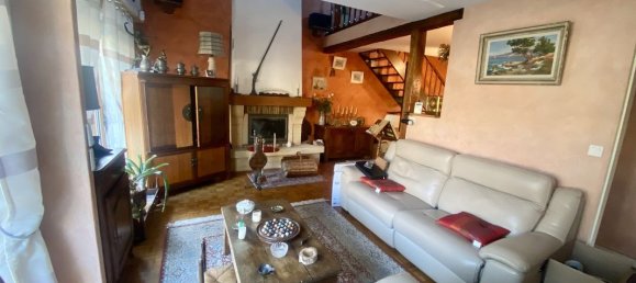 3 bedrooms House in Palaiseau, France No. 148382 3