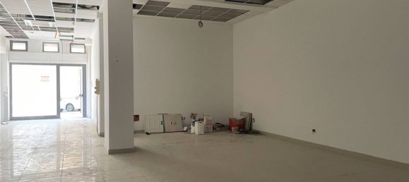 115m² Commercial property in Catanzaro, Italy No. 13087 7