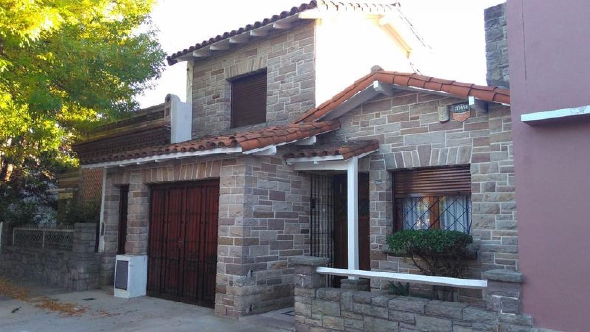3 bedrooms House in Mar del Plata, Argentina No. 67529