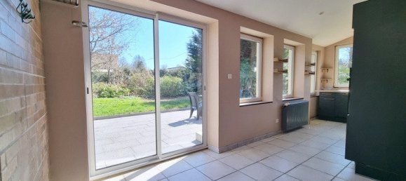 4 bedrooms House in Grosne, France No. 275367 2