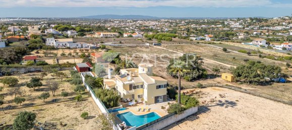 8 bedrooms Villa in Albufeira, Portugal No. 101987 7