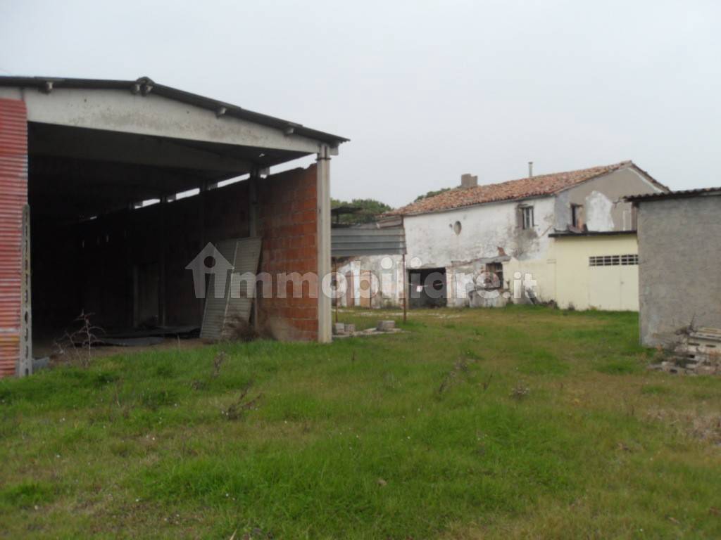 5 rooms Warehouse in Coriano, Italy No. 224407