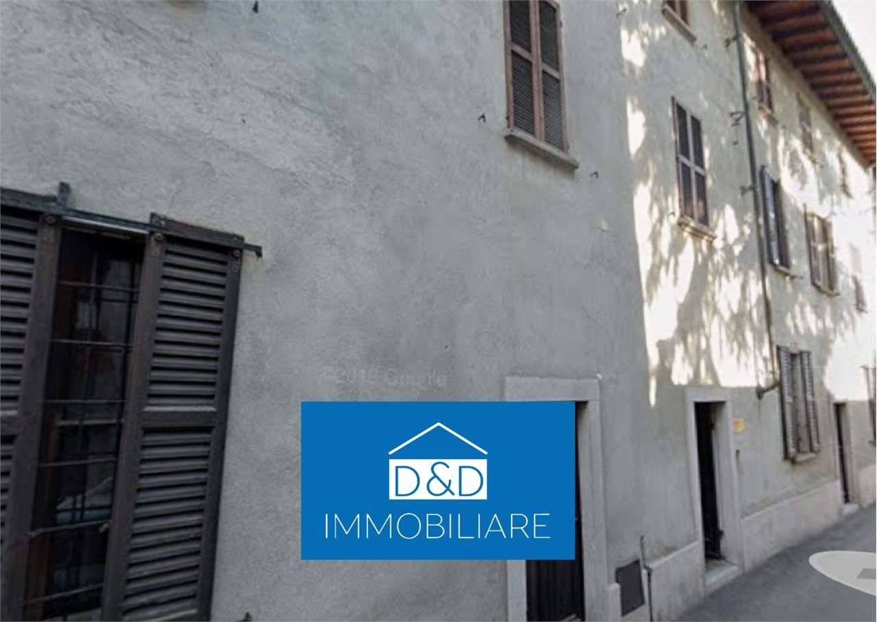 13 غرف نوم شقة في Oleggio, Italy رقم 1917