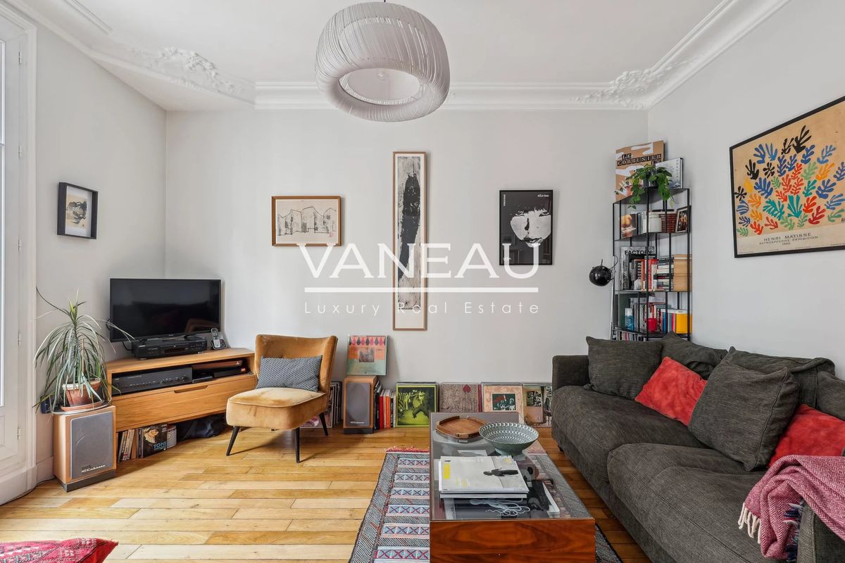 1 bedroom Apartment in Paris, France No. 163204