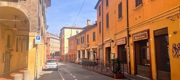 Apartamento T2 em Bologna, Italy N.º 372101 4