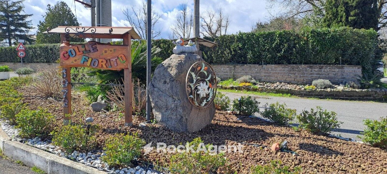 4 bedrooms Villa in Trevignano Romano, Italy No. 317284