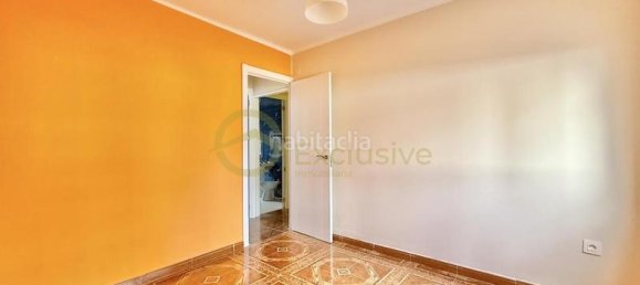 Apartamento de 2 dormitorios en Avilés, Spain No. 172404 12