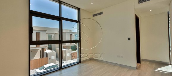 Moradia em banda T3 em Abu Dhabi, UAE N.º 29254 12