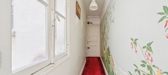 Studio in Paris, France No. 362752 6