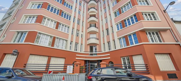 Studio in Paris, France No. 362752 2