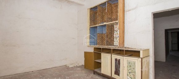 411m² Commercial property in Ciutadella De Menorca, Spain No. 1476 3