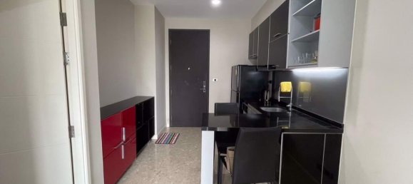 Apartamento com 1 quarto em condomínio em Khlong Toei, Thailand N.º 9288 5