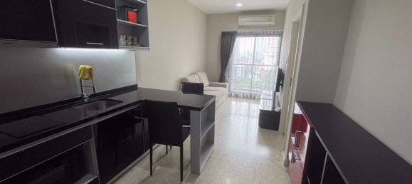 Apartamento com 1 quarto em condomínio em Khlong Toei, Thailand N.º 9288 4