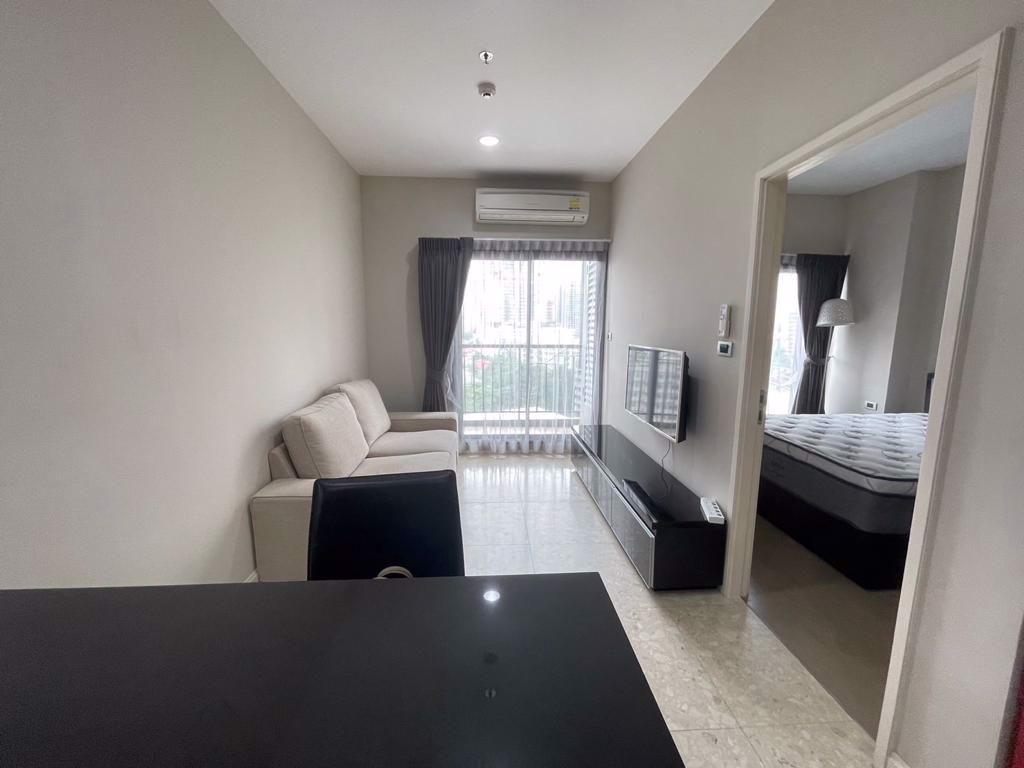 Apartamento com 1 quarto em condomínio em Khlong Toei, Thailand N.º 9288