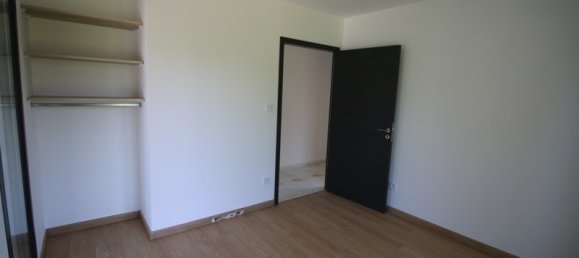 3 bedrooms House in Baron, France No. 192611 13