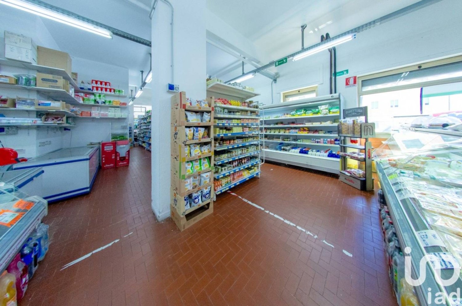 Imóvel comercial de 3 divisões em Genoa, Italy N.º 353334