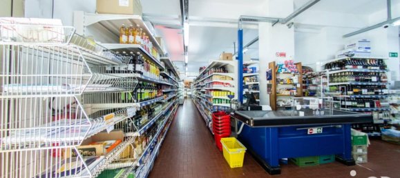 Imóvel comercial de 3 divisões em Genoa, Italy N.º 353334 2