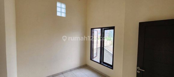 3 bedrooms House in Cengkareng, Indonesia No. 1423 4