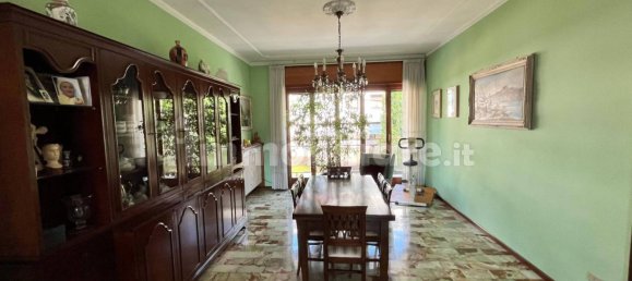 Apartamento de 5 dormitorios en Mariano Comense, Italy No. 259481 16