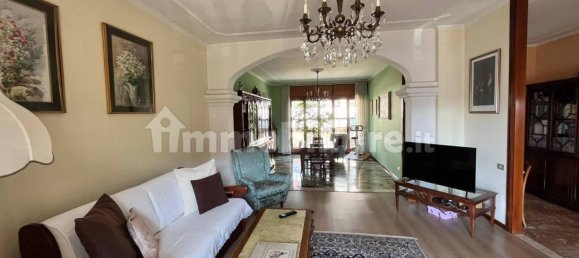 Apartamento de 5 dormitorios en Mariano Comense, Italy No. 259481 13