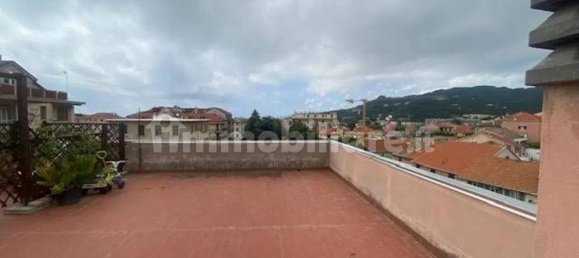 4 Schlafzimmer Wohnung in Albisola Superiore, Italy, Nr. 286413 3