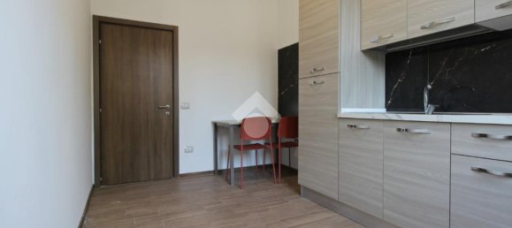 2 bedrooms Apartment in Prato, Italy No. 272073 2